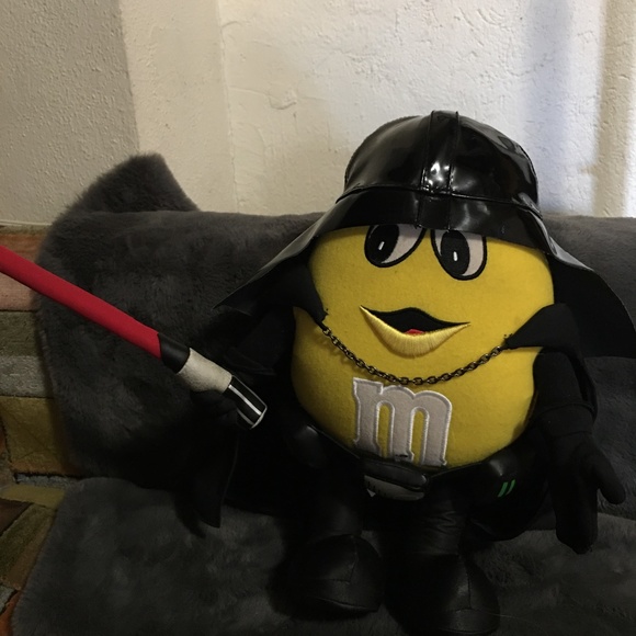 M&M Darth Vader plush - Picture 1 of 5